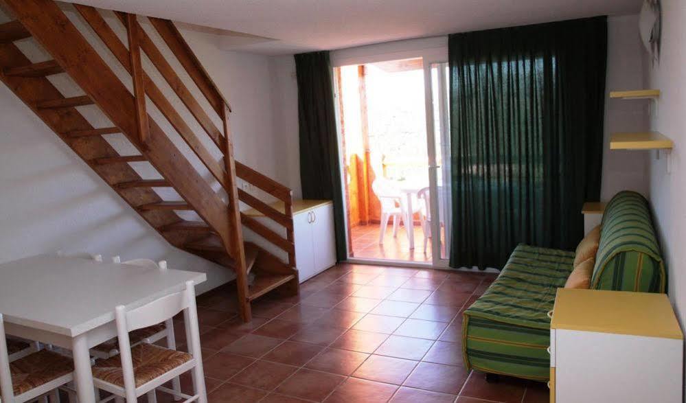 Pinarellu Complesso Residenziale Marina Di Pinarelloアパートホテル エクステリア 写真