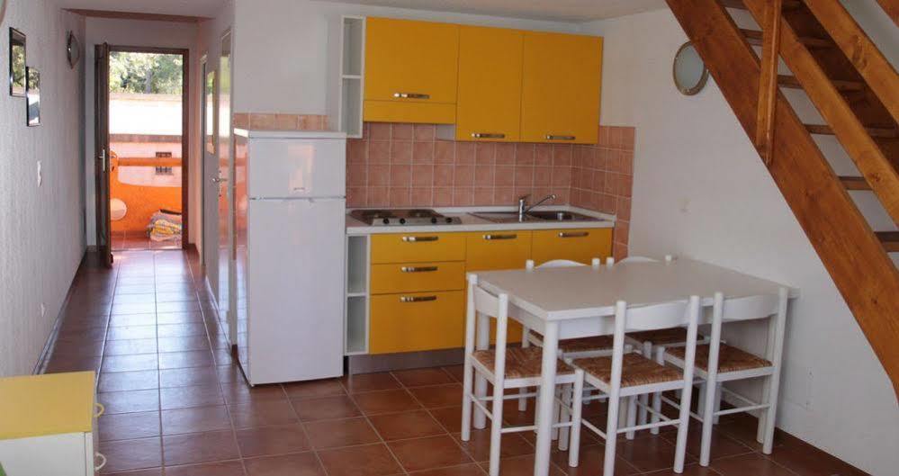 Pinarellu Complesso Residenziale Marina Di Pinarelloアパートホテル エクステリア 写真